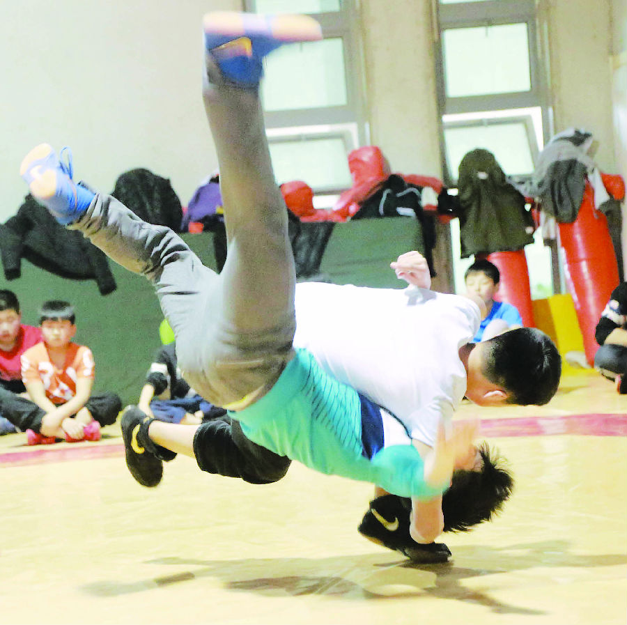 淮安运动健儿在市体育中心进行项目训练