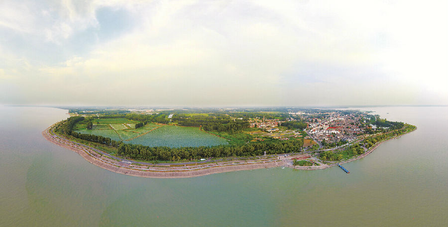 航拍洪泽区蒋坝古镇洪泽湖大堤全景