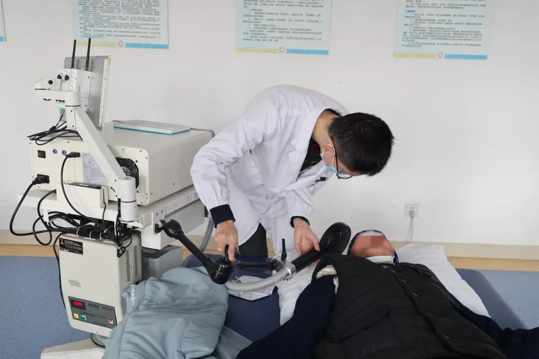 “敲敲脑袋”能改善睡眠?金湖县人医推出联合治疗法(图1) “敲敲脑袋”能改善睡眠?金湖县人医推出联合治疗法(图1)