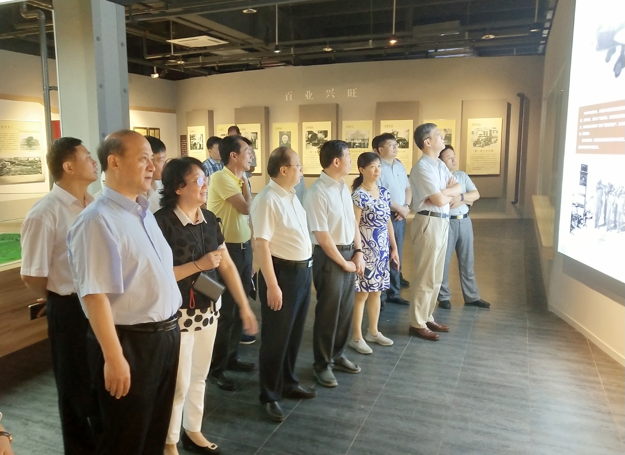 许仲梓在泰州常州开展档案法和省档案管理条例