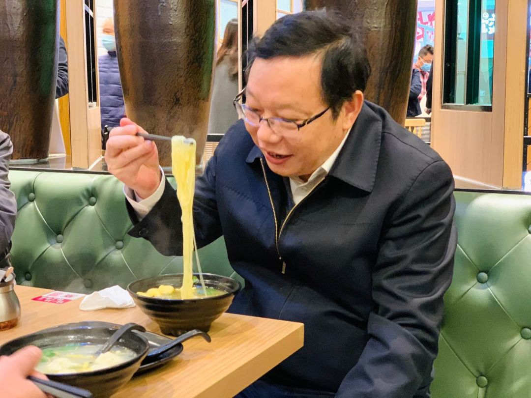「江苏省委」这些领导摘下口罩，你摘还是不摘？