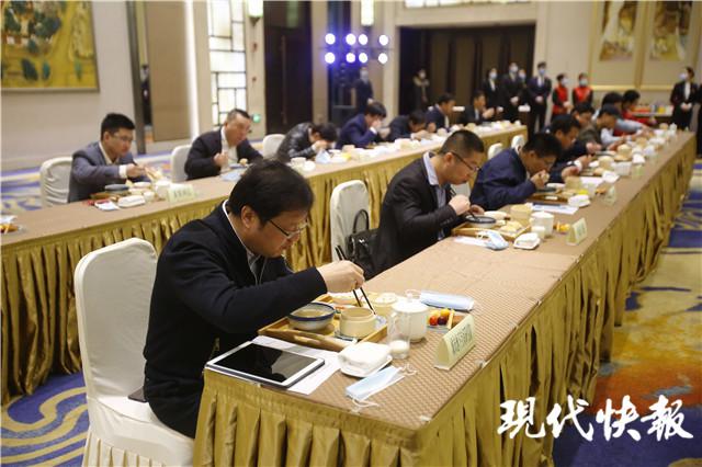 ##特别的“早餐会”！南京市委书记现场办公，企业家一度抢话筒发言
