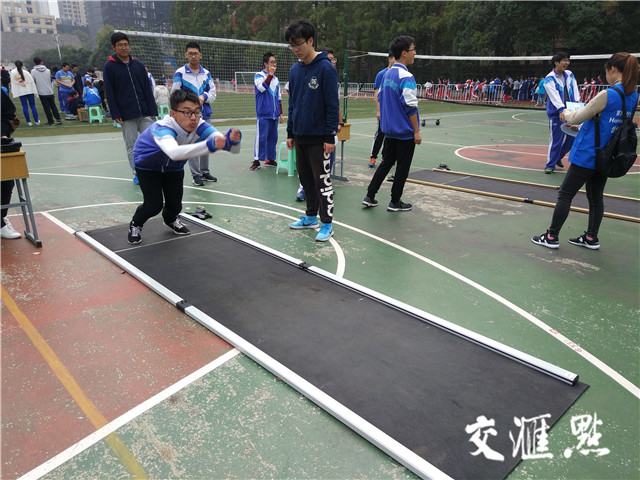 南京一学校首次将高科技引入体质测试