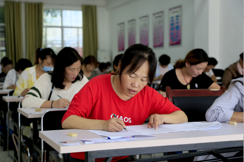 连云港赣榆区103名妇女参加育婴师职业资格考