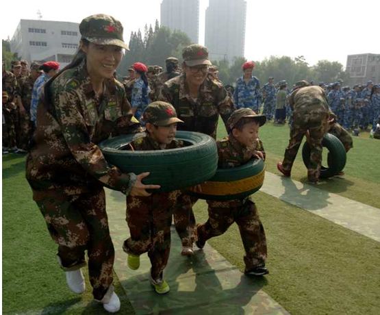 东海县第一幼儿园举行爱国主题亲子活动