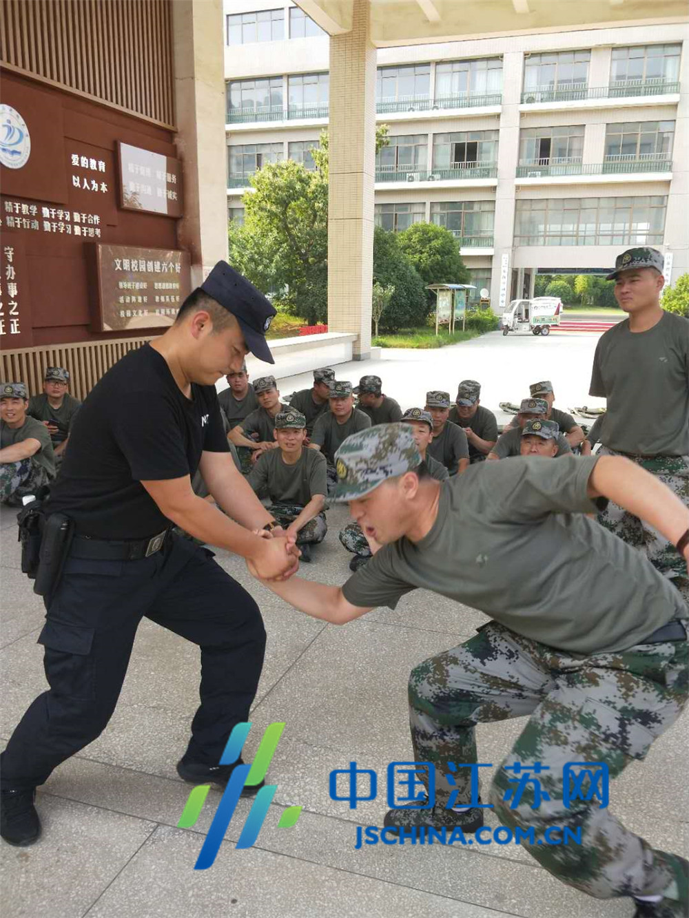 赵赛赛:东海县公安局巡特警大队的"工作狂"