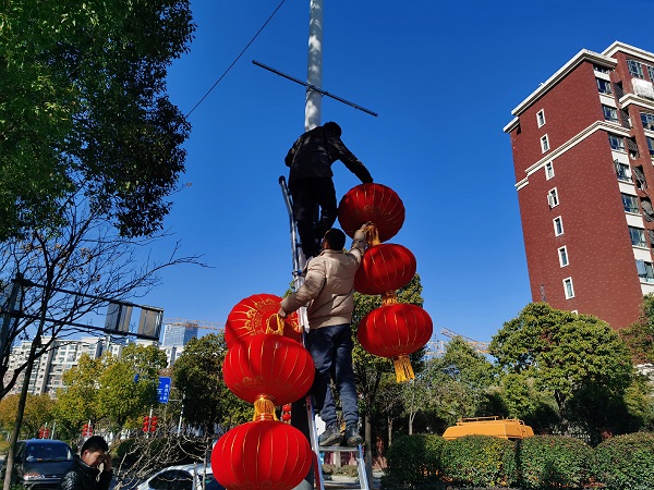 挂灯笼,迎新春,沙洲街道年味浓