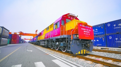 江苏今年首列中老铁路国际货运列车启程