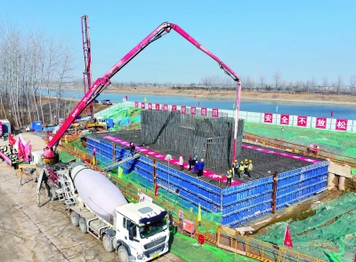 78920-A1宁淮城际铁路全线最大承台顺利浇筑—图片78741_b.jpg