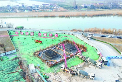 83933-沪渝蓉高铁跨滁河斜拉桥主塔承台完成首次浇筑—图片83904_b.jpg
