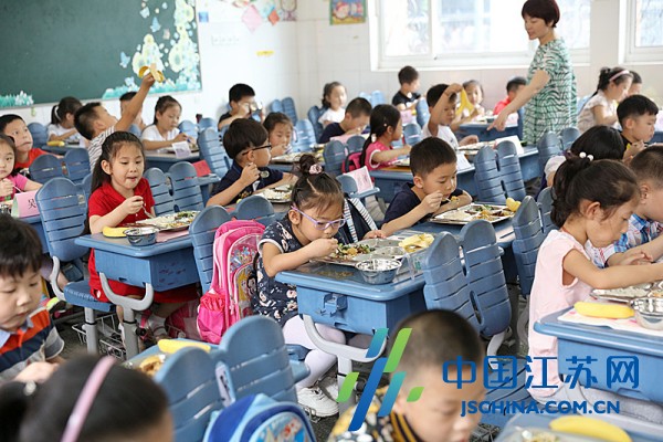 通农配送严格把关 捍卫通城学子们的健康餐桌
