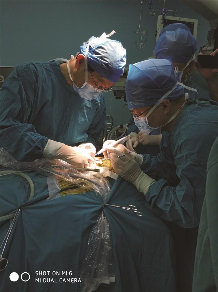 腔镜技术让甲癌手术不留自杀性疤痕