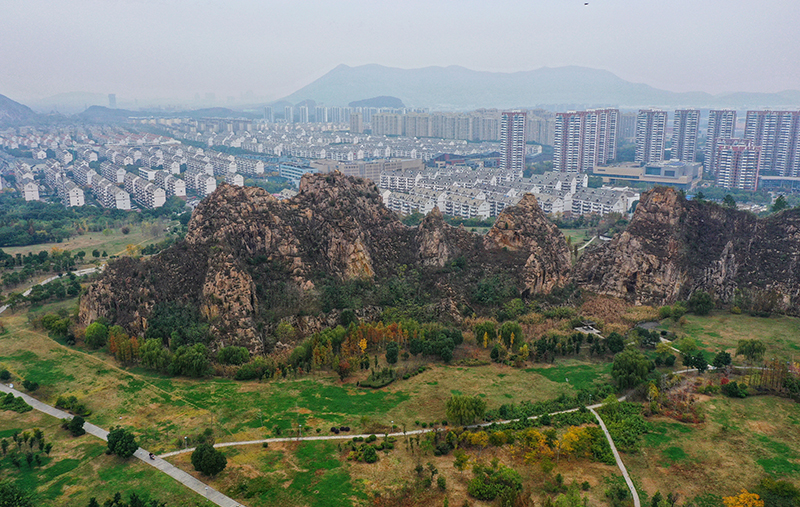 高景山生态绿地 实现原有裸露山体复绿,成为人们休闲娱乐的观光之地