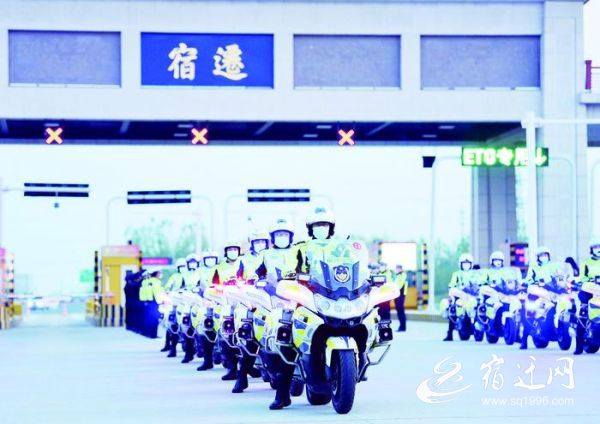 ■宿迁十五名援鄂医务人员昨归来 “疫”无反顾去 春日安然归