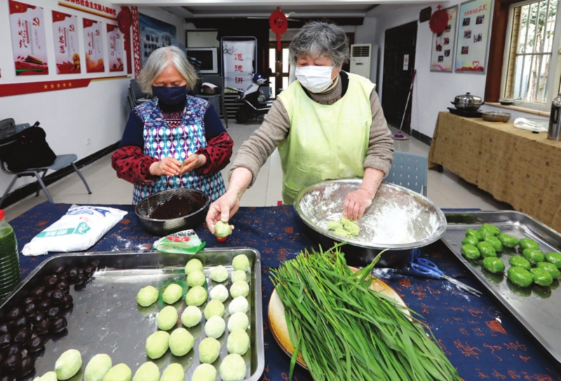 「」老苏州制作最地道的苏式青团 这道点心里藏着别样苏式智慧