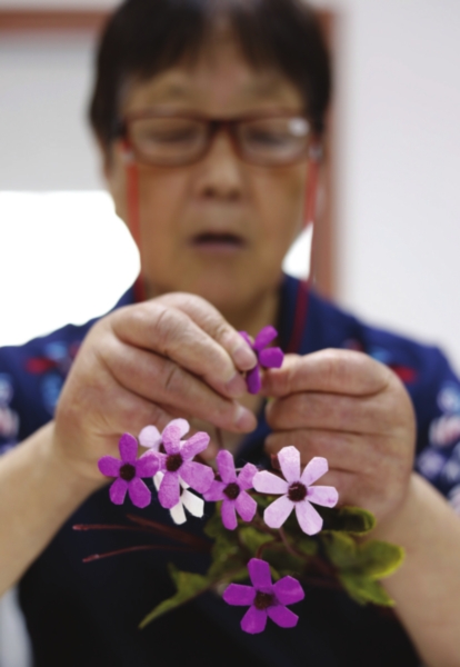 蚕茧|动手制作蚕茧花 平江街道北寺塔社区居民感受非遗