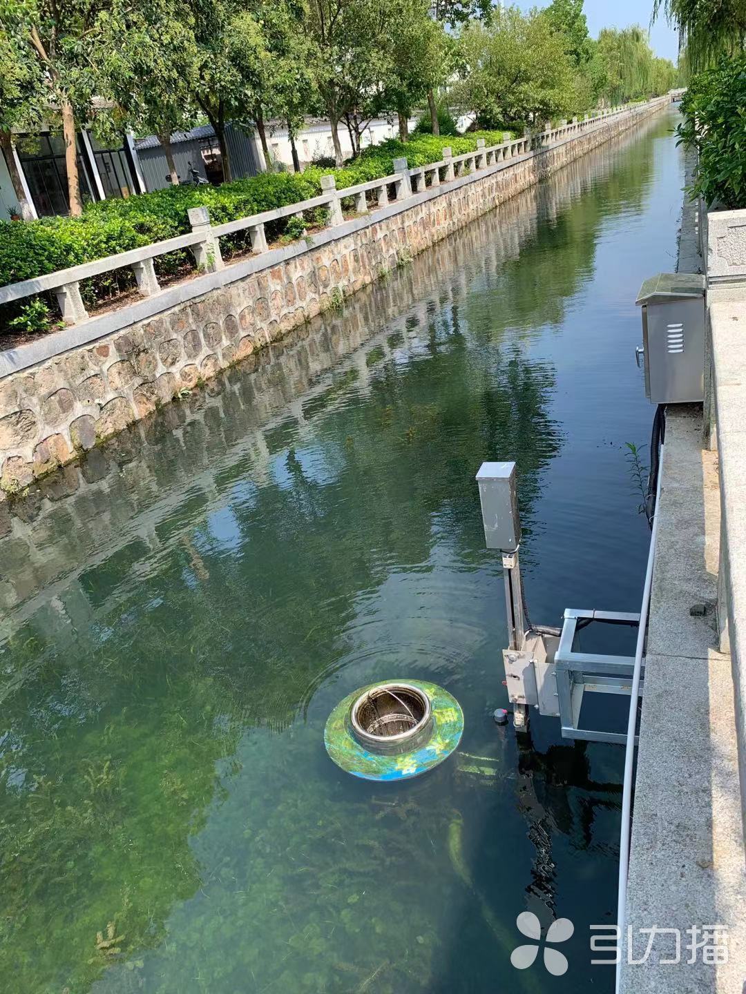 "苏州市吴中区金庭镇河长办副主任马立琴说,"水面垃圾自动收集器"可