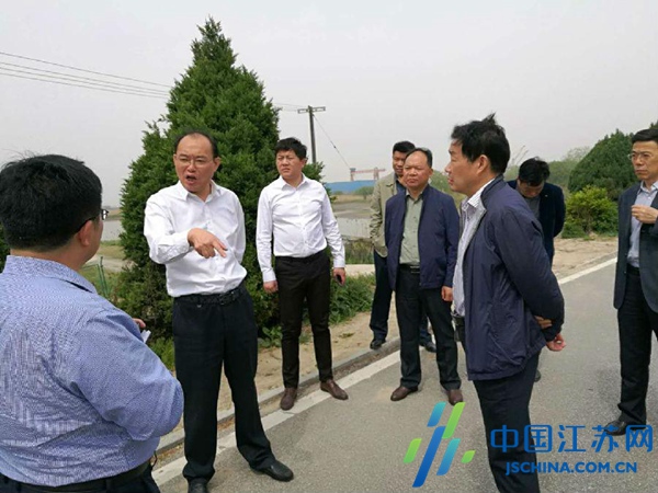 高港区领导督查长江生态保护和固废危废污染防