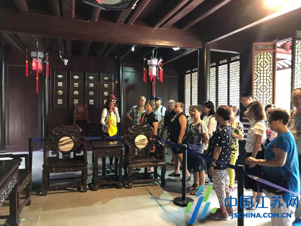 高港口岸雕花楼景区迎来日本和台湾游客