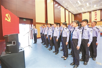 |泰州市公安局召开纪念建党99周年大会