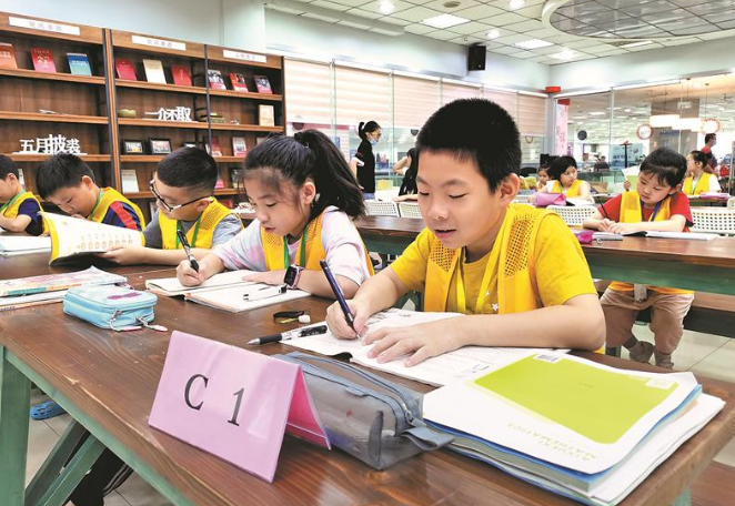 书店|无锡新华书店“寄存书娃”升级 让孩子们过一个书香暑假