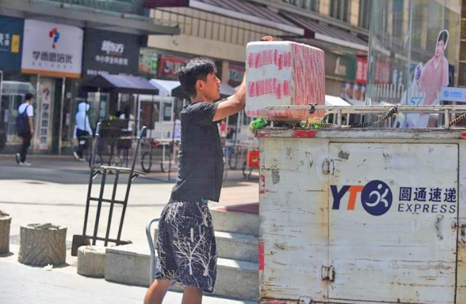 汗水|烈日当空，最美“暑”于他们