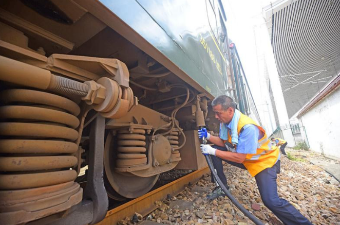 汗水|烈日当空，最美“暑”于他们
