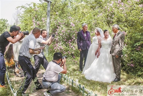 徐州老年婚纱照_老年婚纱照怎么拍 老年婚纱照拍摄注意事项