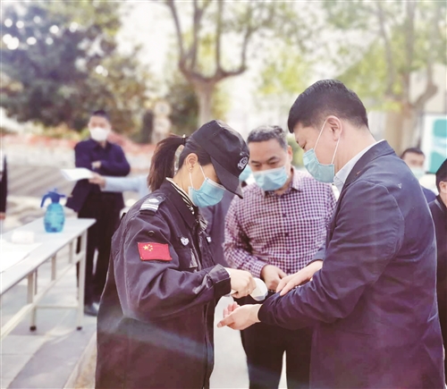 「」铜山区纪委监委全程跟进助力复学开课