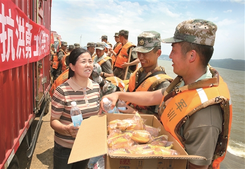 |徐州“兵妈妈” 九江慰问子弟兵