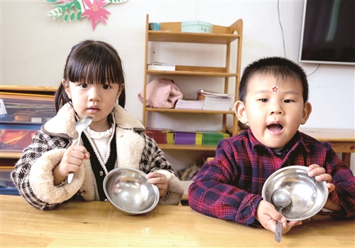 |珍惜粮食 从娃娃做起