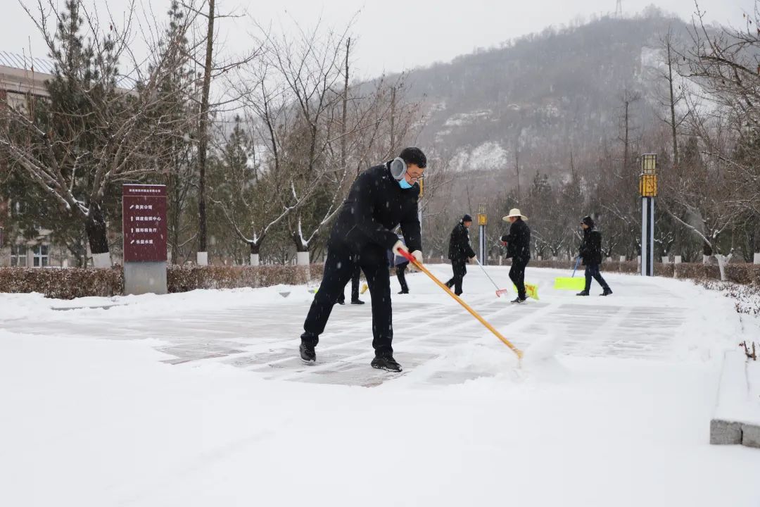 除雪保通畅！徐矿人在行动九游J9(图2)