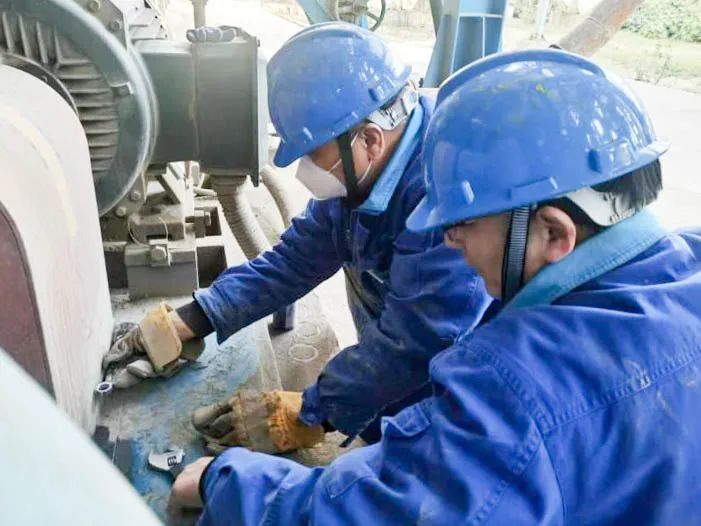 除雪保通畅！徐矿人在行动九游J9(图8)