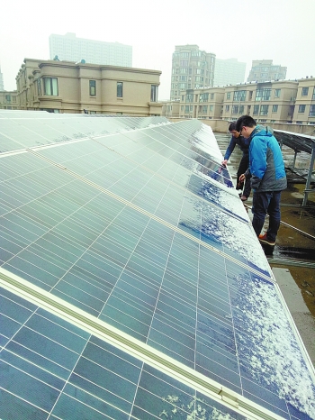 屋顶装太阳能发电赚钱 盐城一市民去年靠此收