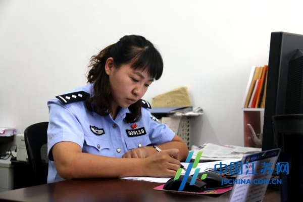 阜宁公安局双警夫妻:同在一栋楼 难得见次面