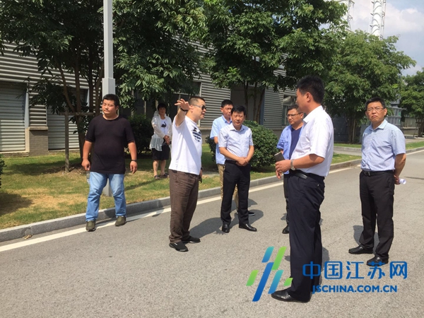 建湖县塘河街道组织代表开展《环保法》宣传专
