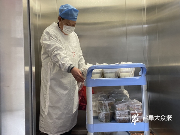 『』后勤保障温暖护航 他们做疫情前线战友的坚实后盾