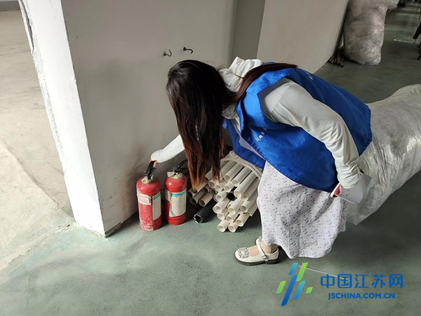 射阳经开区：安全宣传进社区 共话安全零距离(图2)