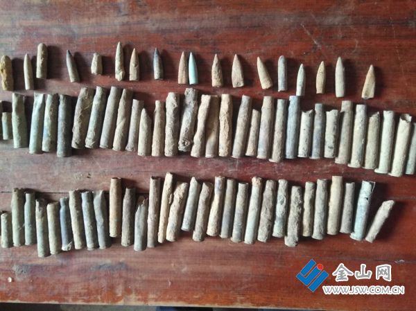 前隍村发现百余枚子弹壳子弹头