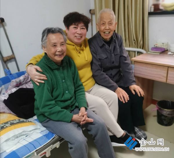 『』志愿者走进养老机构探望失独老人