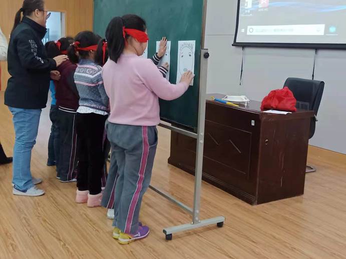 麒麟街道开展第27个国际残疾人日主题活动