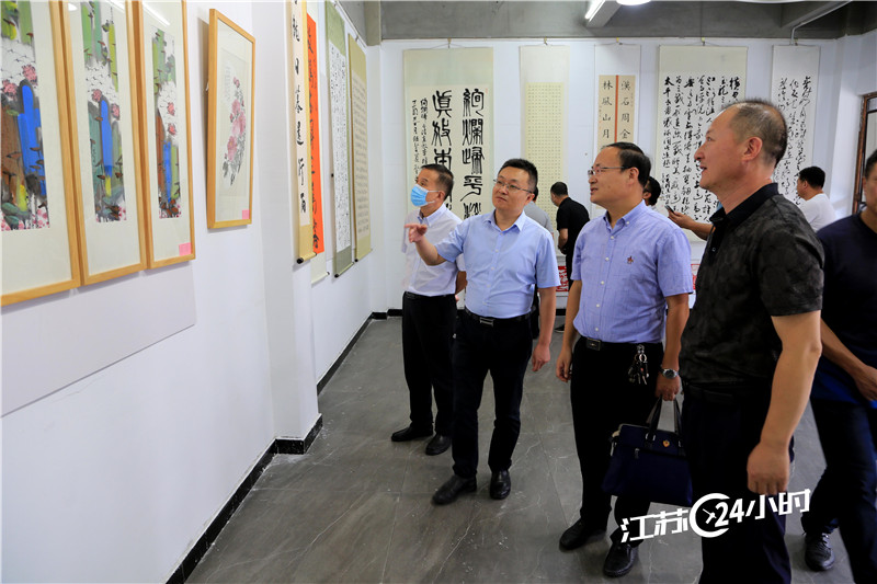 举办“迎中秋”书画艺术展_中国江苏网