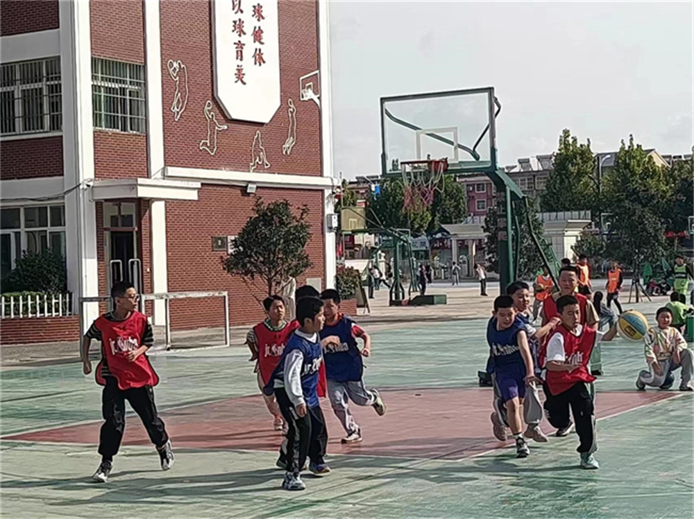 东海县牛山街道中心小学举行体育艺术节暨校园篮球联赛