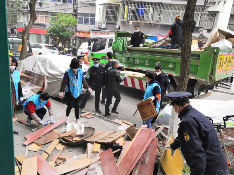 朝天宫街道陶李王巷社区开展爱国卫生运动