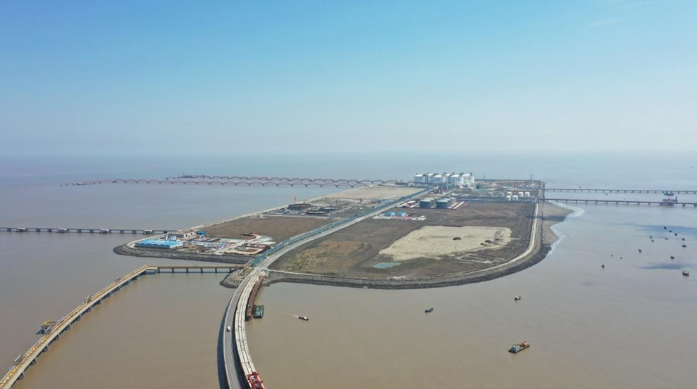 如东供电公司服务绿能建设在阳光岛上耕波犁浪
