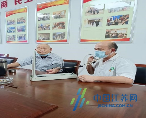 先锋街道三圩头村开展 情满重阳迎国庆 活动 中国江苏网