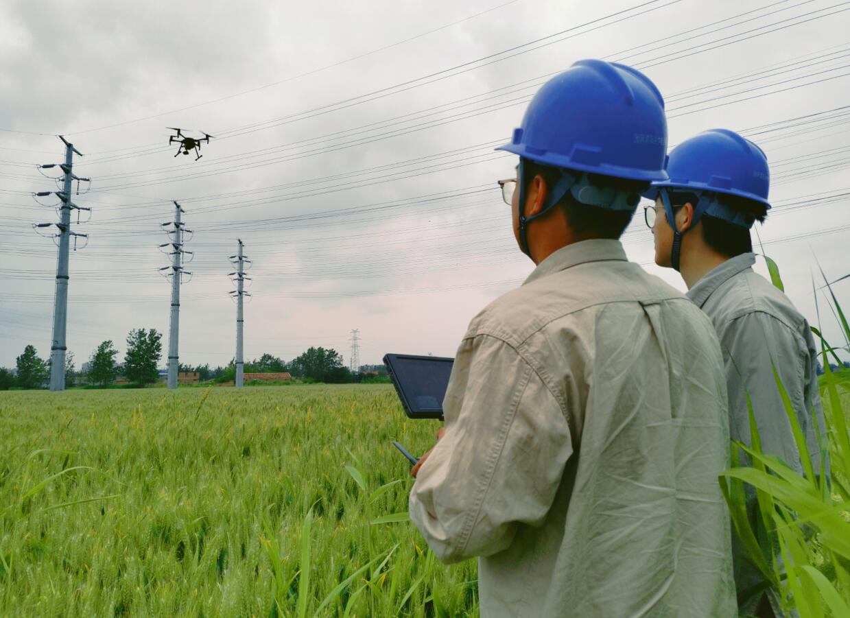 國網泗陽縣供電公司無人機多維巡檢保障電網安全穩定運行