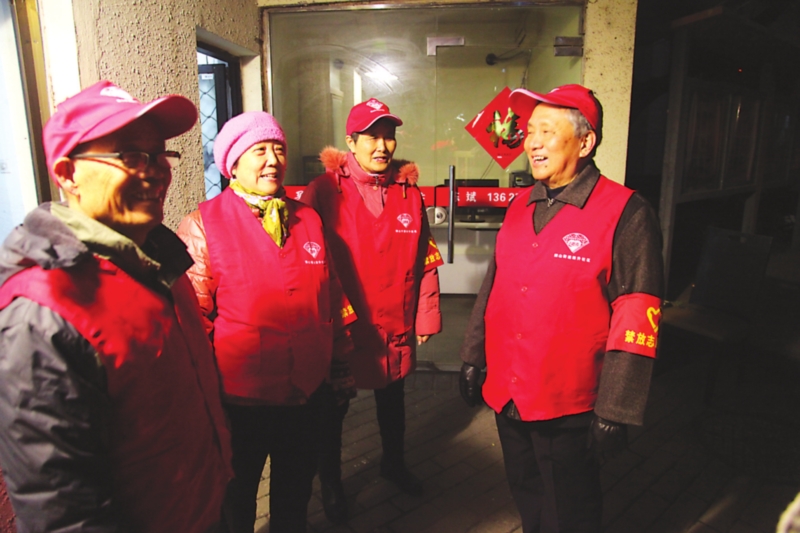 　　新升社区的禁放志愿者