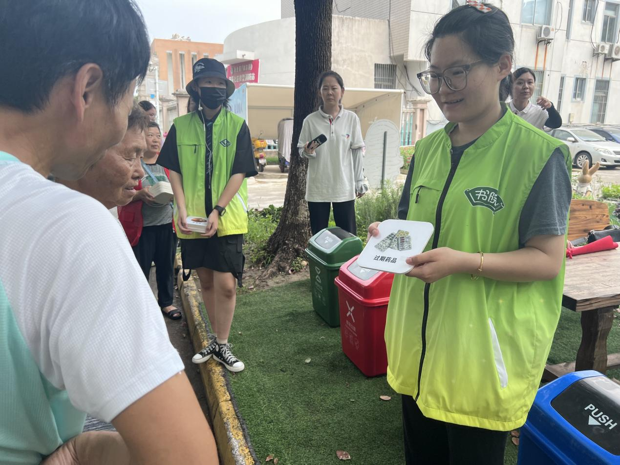 张家港市冶金园锦丰镇书院社区党总支红色力量激发绿色风尚