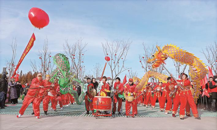 江苏：泰州市文化科技卫生“三下乡”志愿服务暖新春